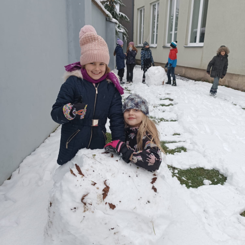 Reportážní foto 3.A, B - Sněhové radovánky